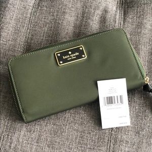 Kate spade wallet. New with tags, never used.